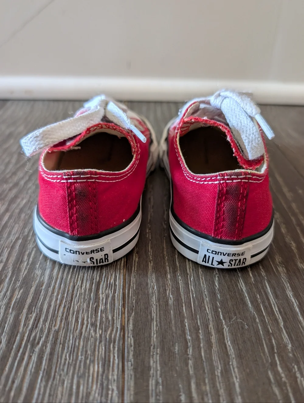 Converse Red Chuck Taylor All Star Low Top Sneaker Size 7 Toddler